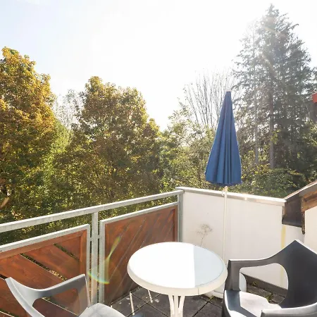 Simplistic In With Garden Apartment *
